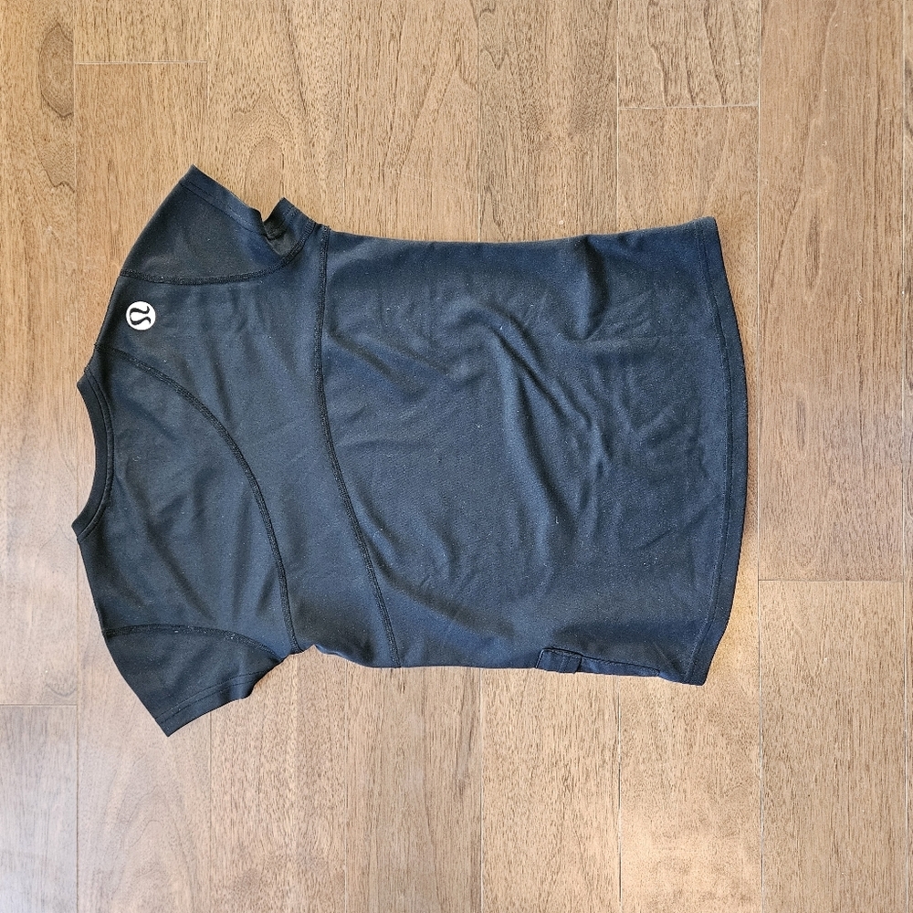 lululemon athletic top - Picture 2 of 4